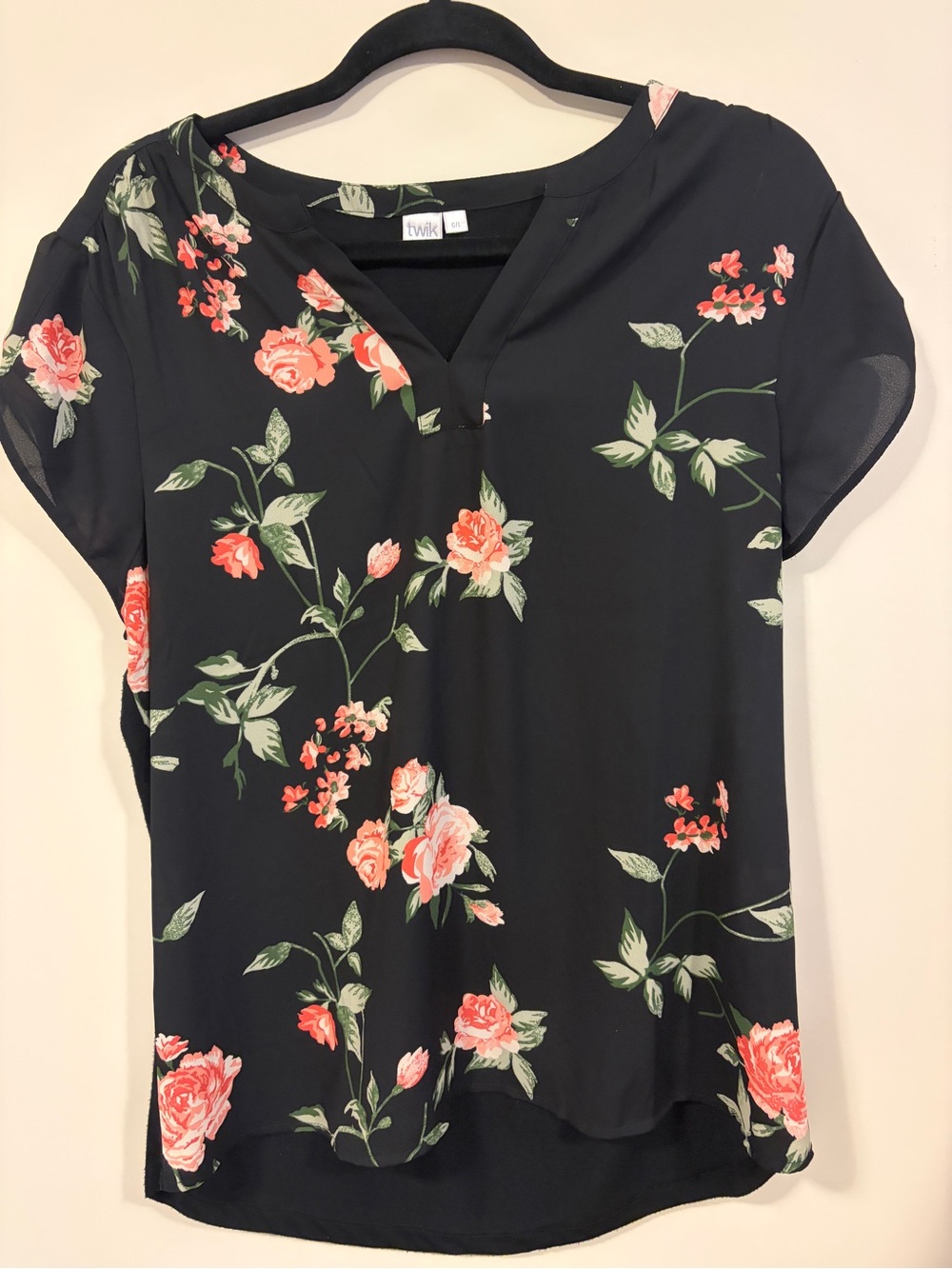 Simons Black Floral V-Neck Short Sleeve Blouse